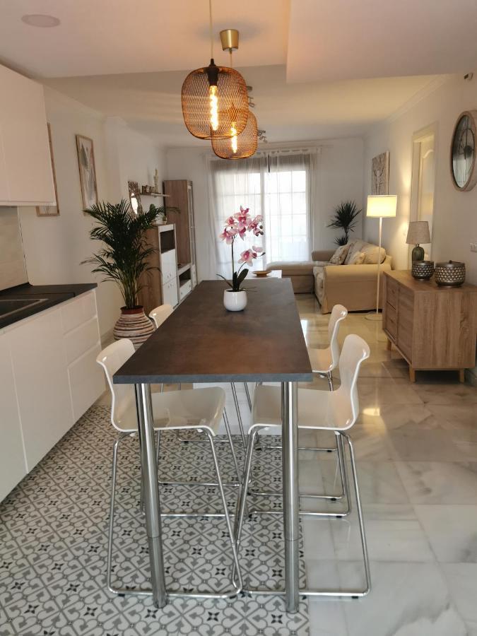 Lolo'S House Apartment เบนัลมาเดนา ภายนอก รูปภาพ