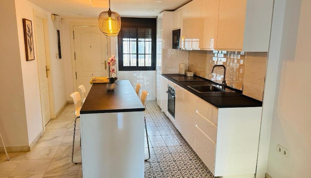 Lolo'S House Apartment เบนัลมาเดนา ภายนอก รูปภาพ